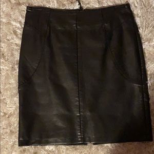 Ann Taylor Faux Leather Skirt Size 2
